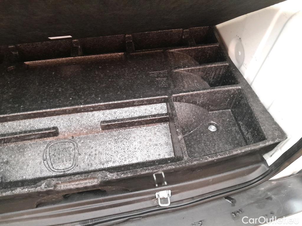  Fiat  Fiorino FIAT  / 2016 / 3P / furgón derivado de turismo Cargo Base 1.4 Natural Power 51kW (70CV)  #13