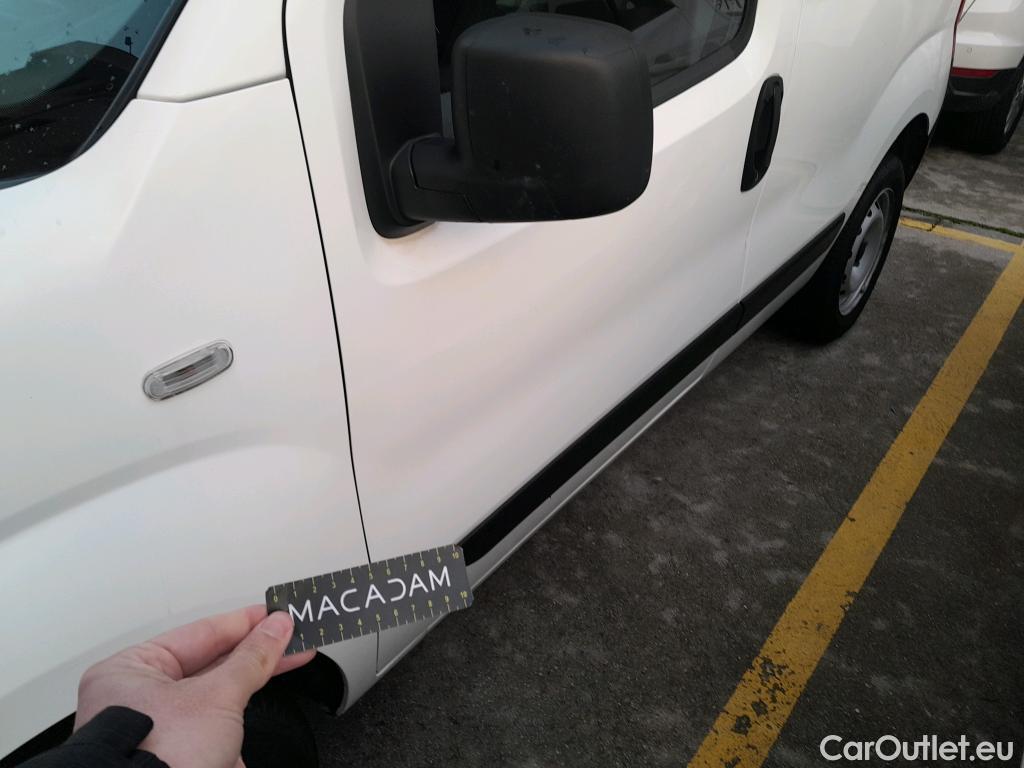  Fiat  Fiorino FIAT  / 2016 / 3P / furgón derivado de turismo Cargo Base 1.4 Natural Power 51kW (70CV)  #9