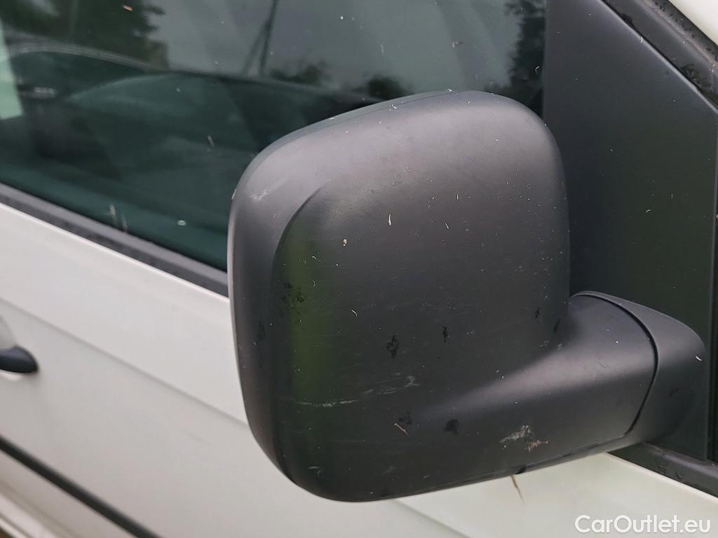  Volkswagen  Caddy VOLKSWAGEN  / 2015 / 4P / combi Business 2.0 TDI 55kW (75CV) BMT #27