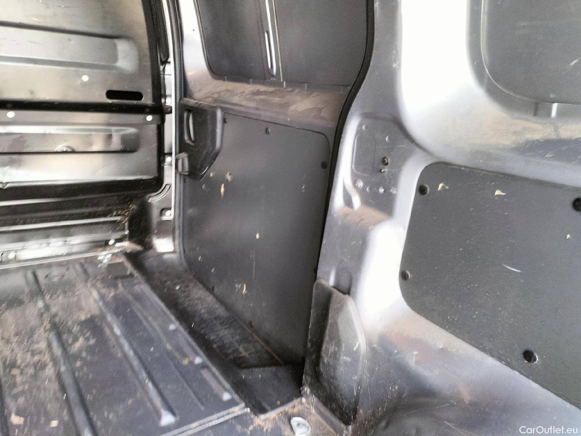  Opel  Vivaro OPEL  / 2019 / 4P / furgón 1.5 Diésel 88kW (120CV) M Std Select #39