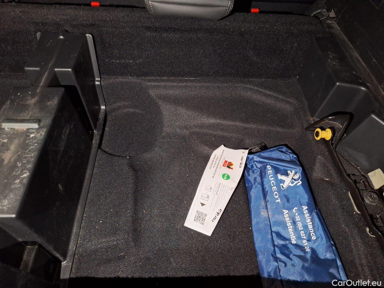  Peugeot  5008 Peugeot,  '16, Peugeot  1.5 BlueHDi 96kW S&S EAT8 Allure 5d #2