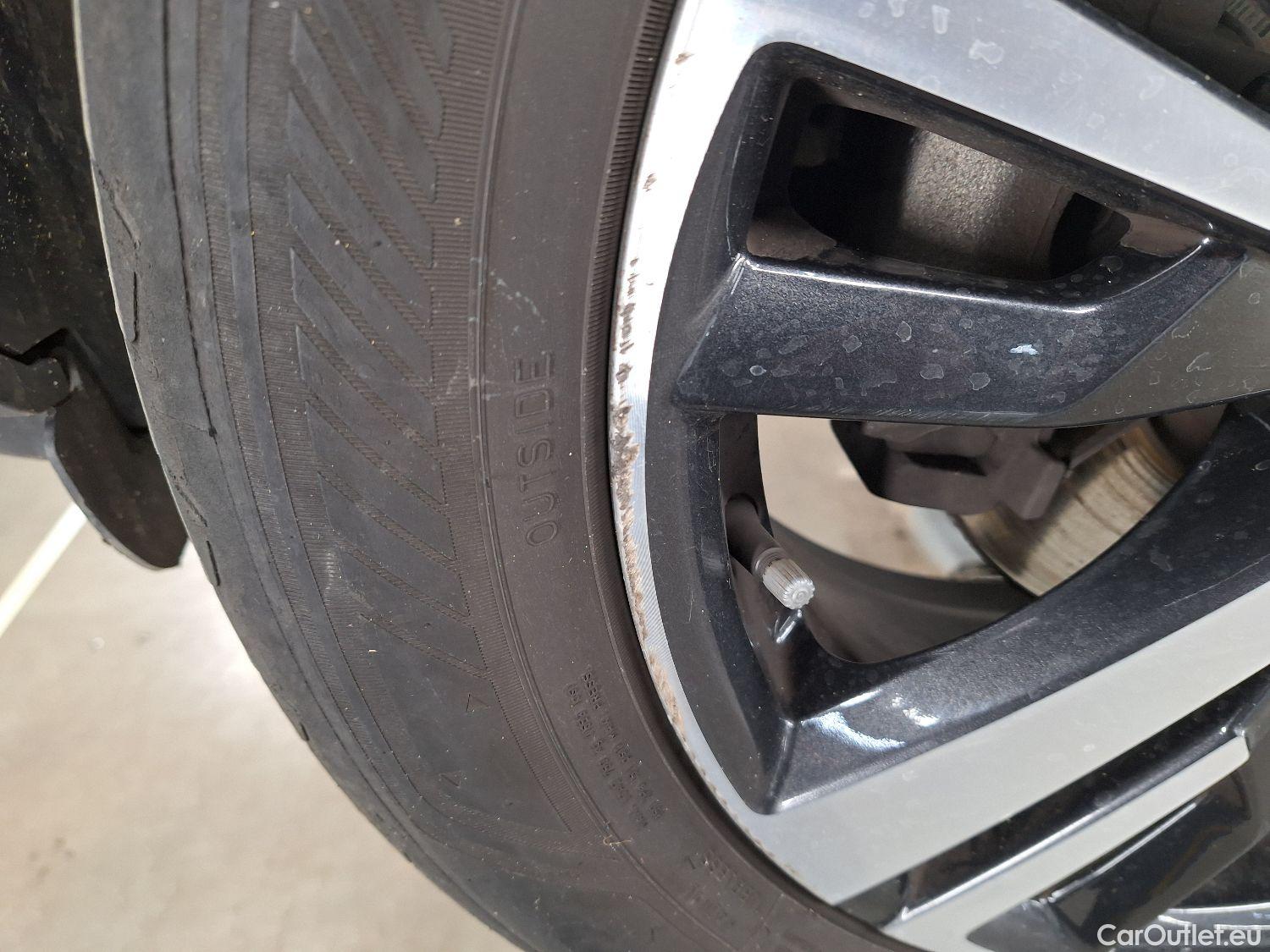  Peugeot  5008 Peugeot,  '16, Peugeot  1.5 BlueHDi 96kW S&S EAT8 Allure 5d #16