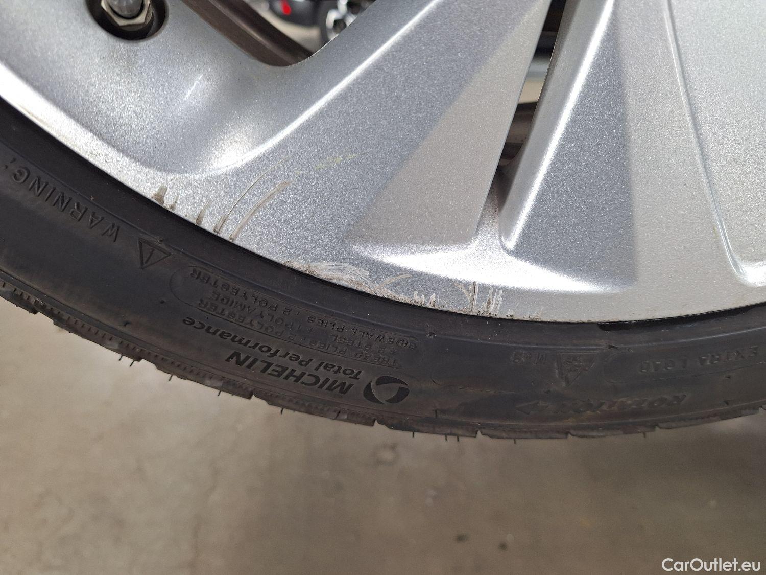  Jaguar  XE Jaguar,  FL'19, Jaguar  D180 Aut. S 4d #12