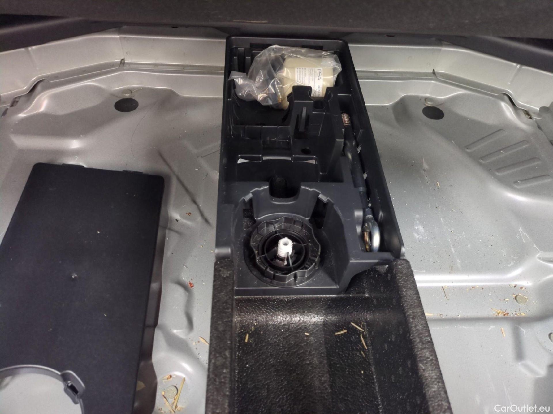  Opel   Grandland X Grandland X Elegance Business 1.2 Turbo 130CV BVA8 E6d #20