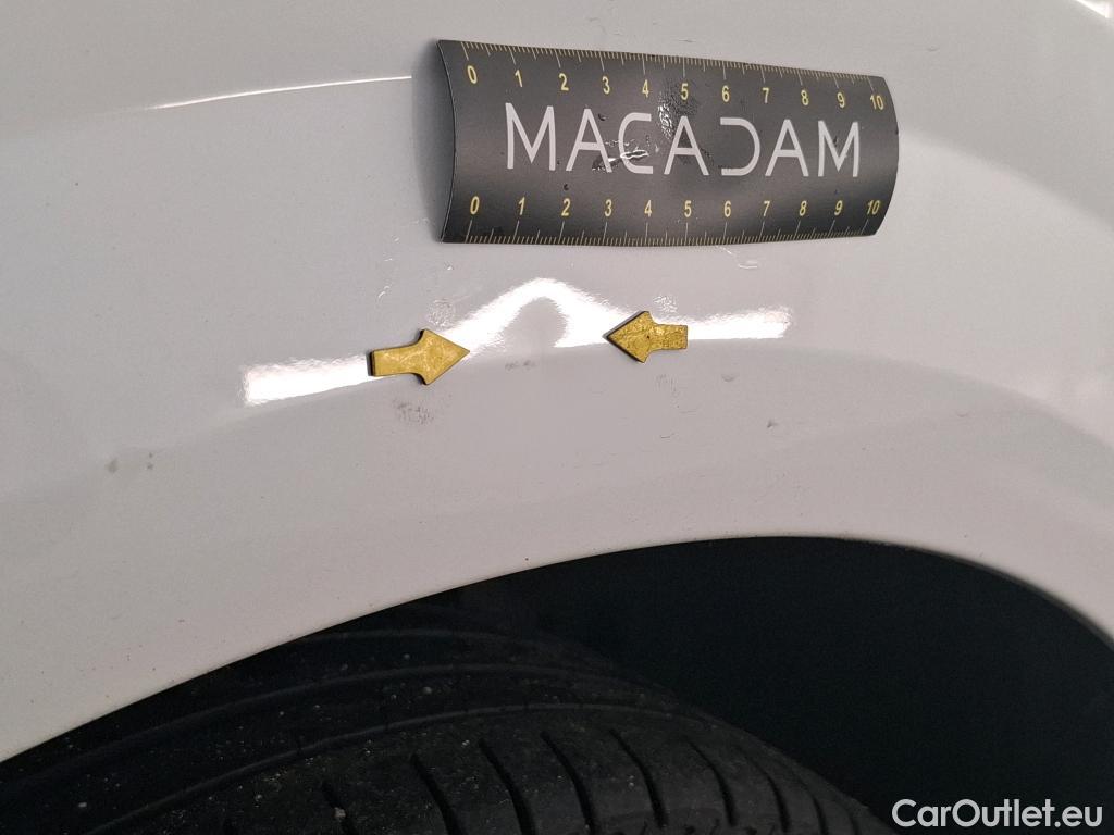  Peugeot  208 PEUGEOT  Affaire / 2019 / 5P / Berline 1.5 BlueHDi 100 S&S Premium #10