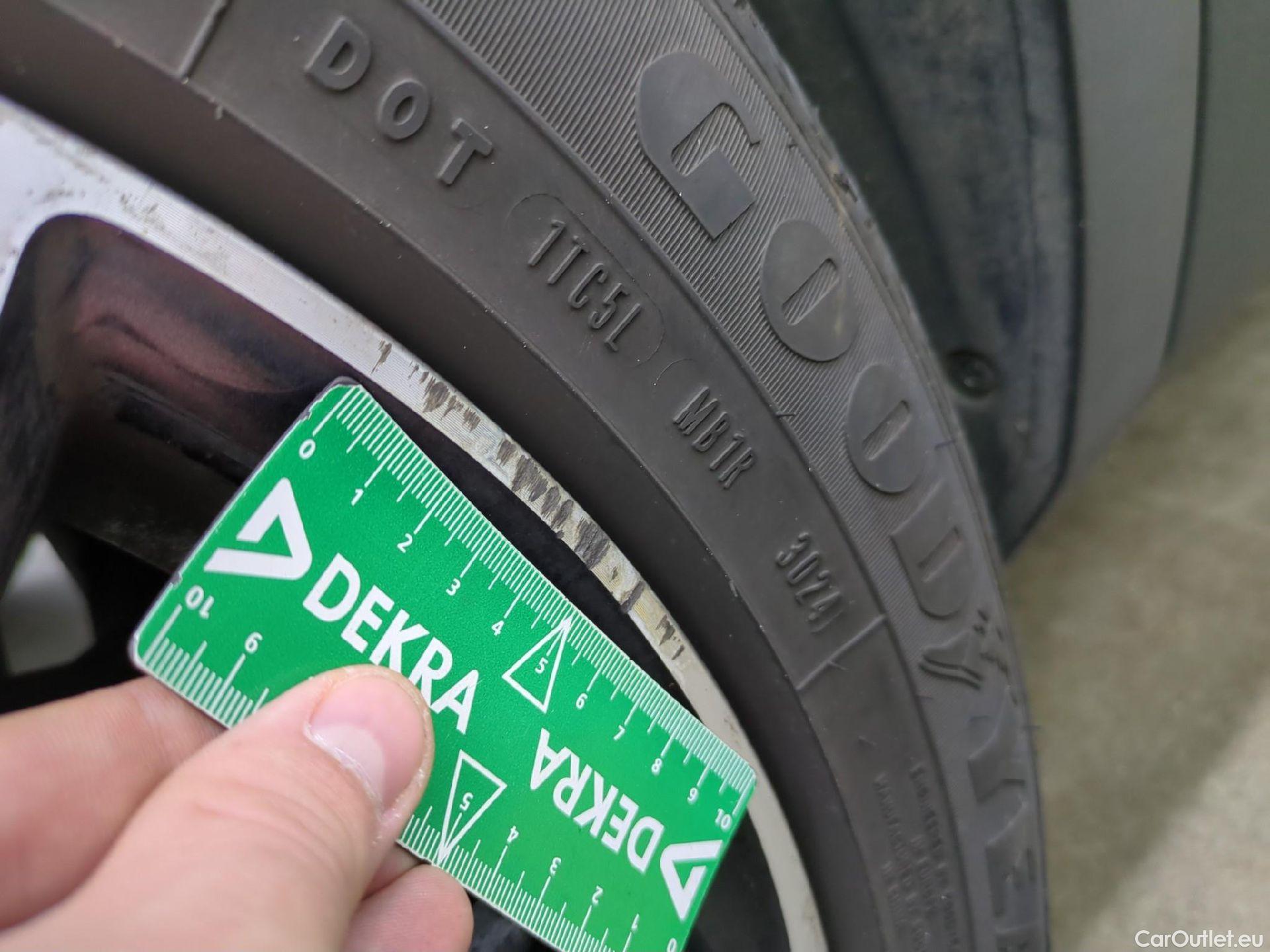  Peugeot  3008  Allure Business 1.5 HDi 130CV BVA8 E6d #25