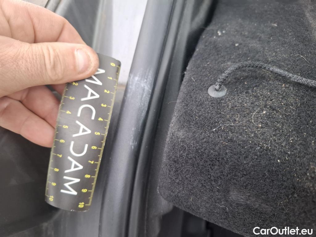  Peugeot  3008  Active Pack 1.5 HDi 130CV BVA8 E6d #10