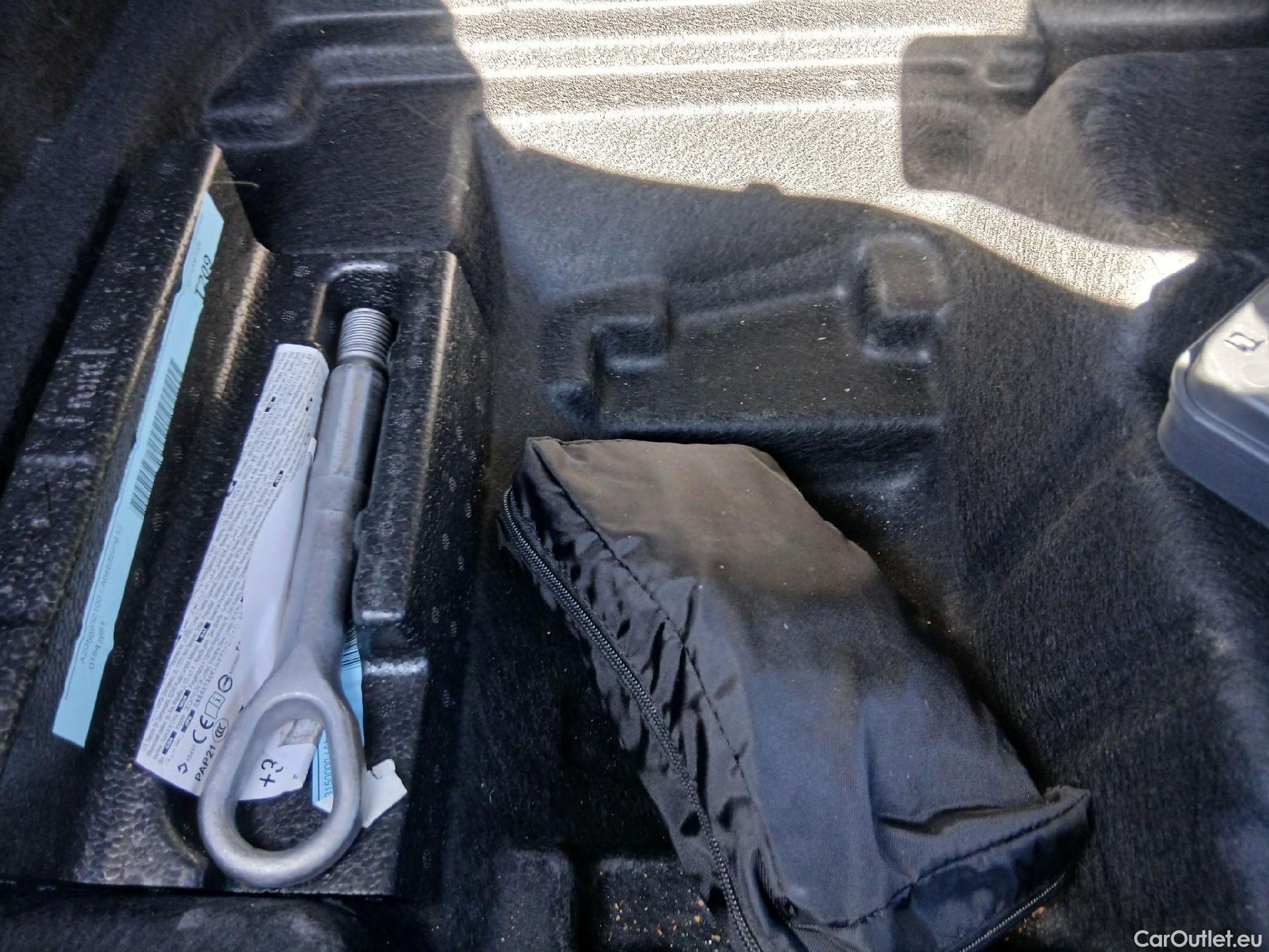  Mercedes  C-Klasse MERCEDES-BENZ Clase C / 2018 / 2P / cabrio Cabrio C 220 d #5