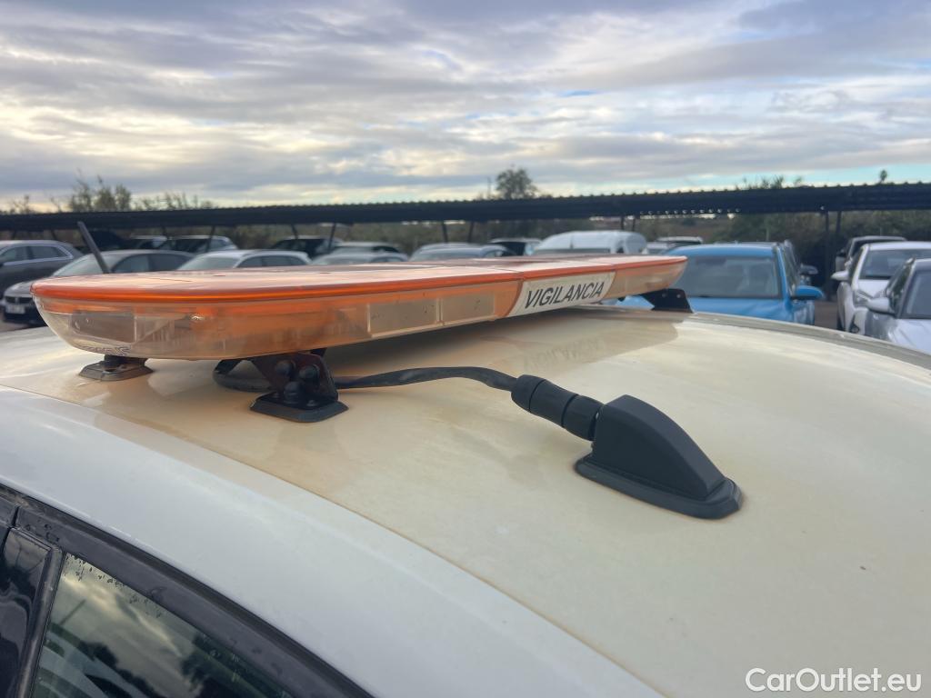  Renault  Captur RENAULT  / 2020 / 5P / todoterreno Zen E-TECH Híbrido enchufable 160cv #27