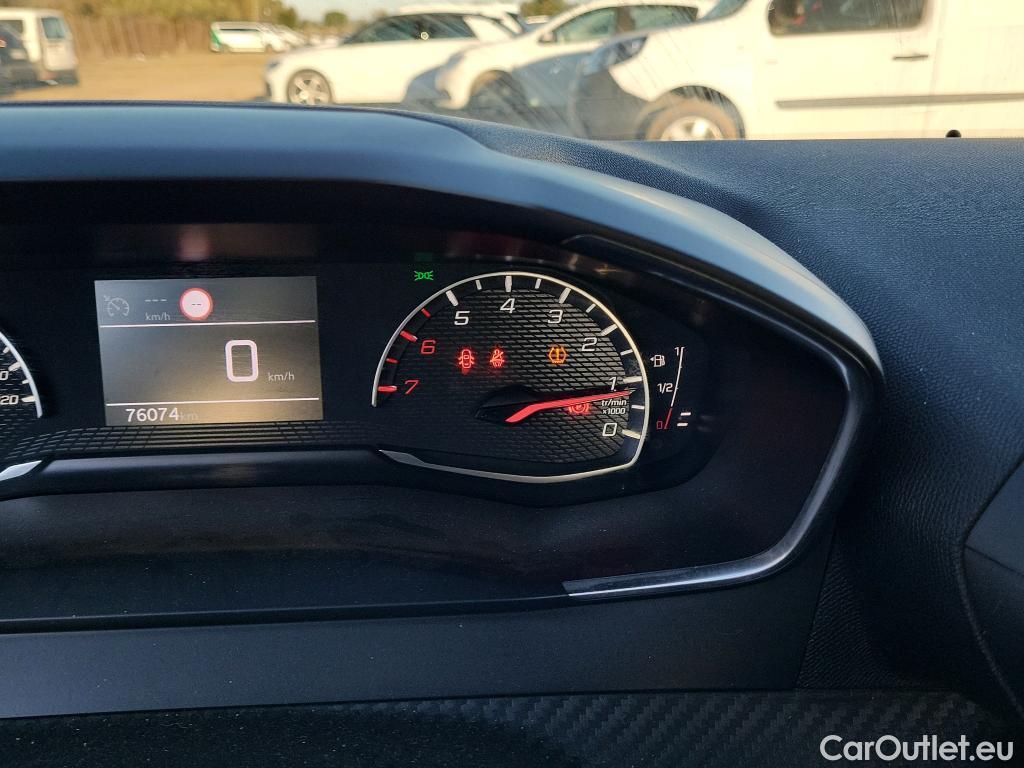  Peugeot  2008 PEUGEOT  / 2019 / 5P / todoterreno Active Pack Puretech 100 S&S BVM6 #37