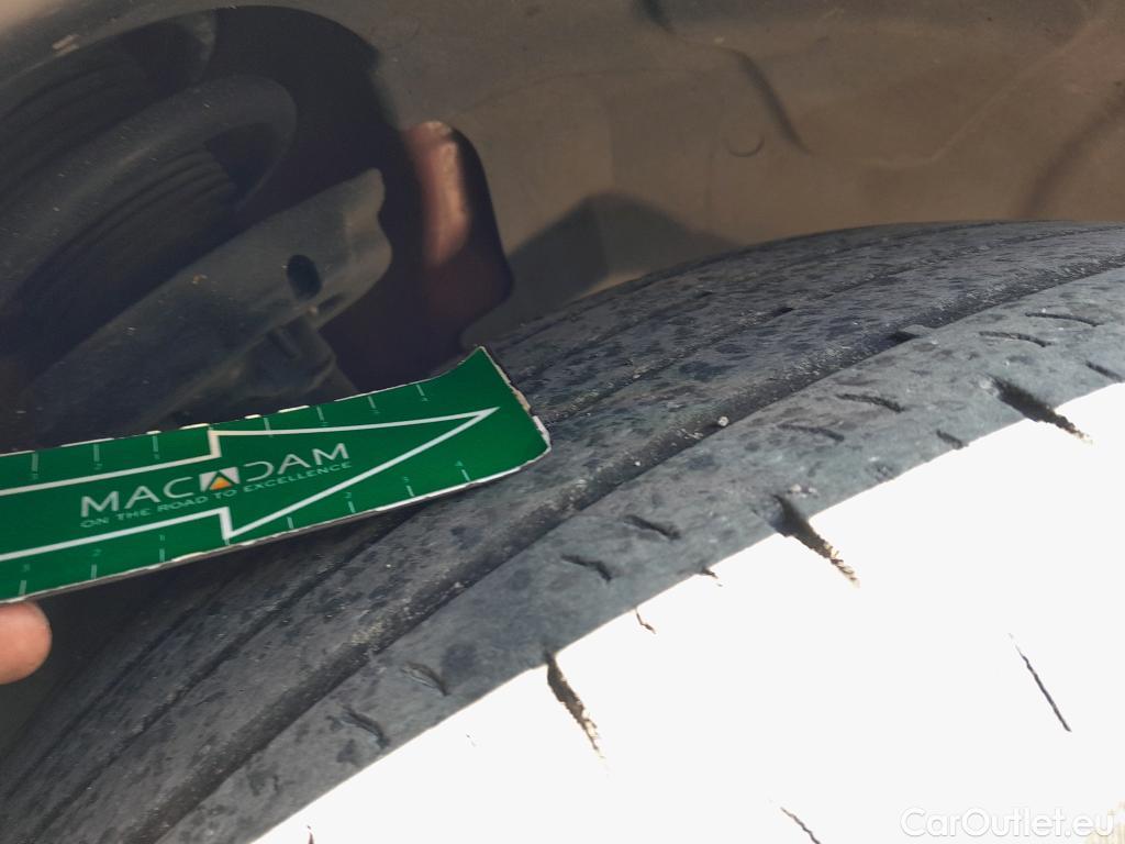  Volvo  XC 40 VOLVO XC40 / 2021 / 5P / todoterreno 2.0 B3 G Core Dark Auto #5