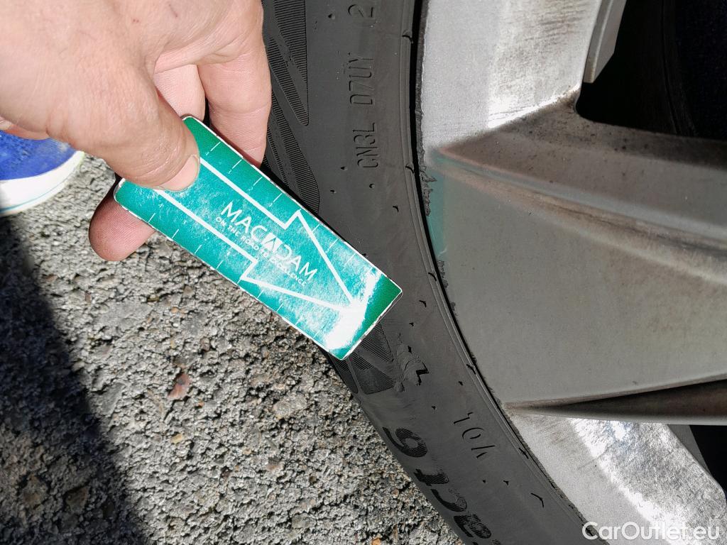  Volvo  XC 40 VOLVO XC40 / 2021 / 5P / todoterreno 2.0 B3 G Core Dark Auto #6