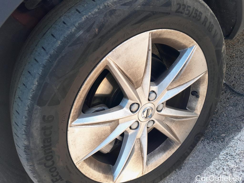  Volvo  XC 40 VOLVO XC40 / 2021 / 5P / todoterreno 2.0 B3 G Core Dark Auto #4