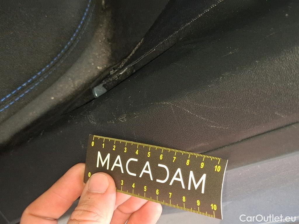  Peugeot  208  Signature 1.2 PureTech 80CV BVM5 E6dT #33