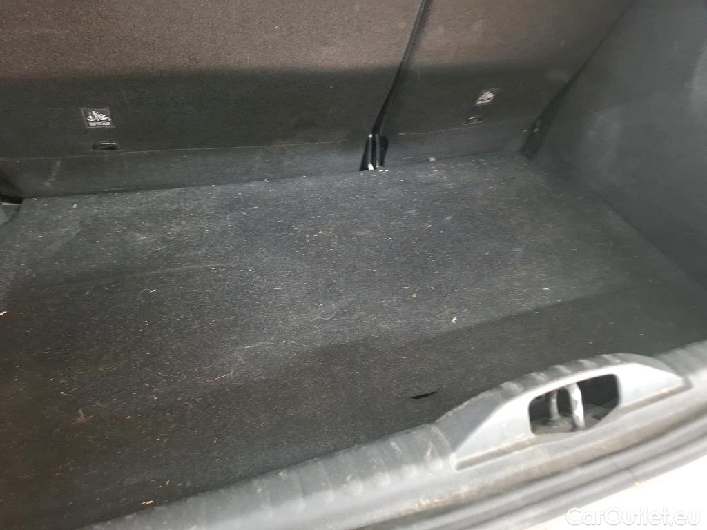  Citroen  C3  Feel Pack 1.2 PureTech 110CV BVM6 E6d #9