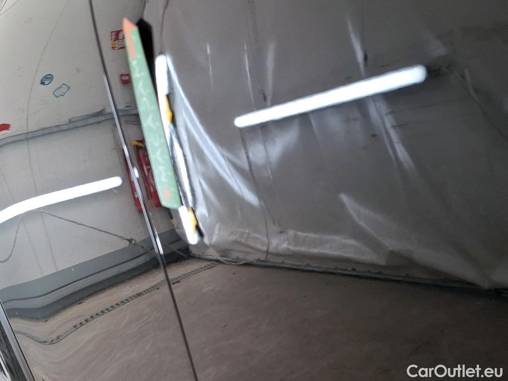  Mercedes  GLB MERCEDES-BENZ  / 2019 / 5P / SUV  200 d Progressive Line #13