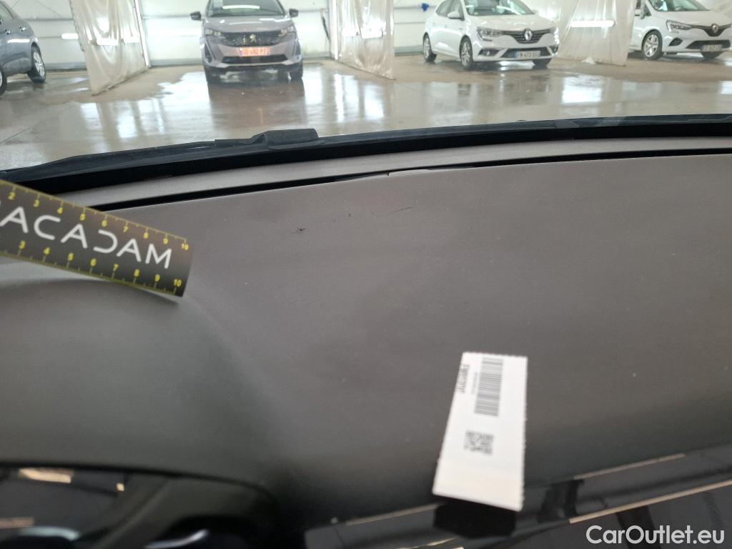  Peugeot  208  Signature 1.2 PureTech 80CV BVM5 E6dT #17