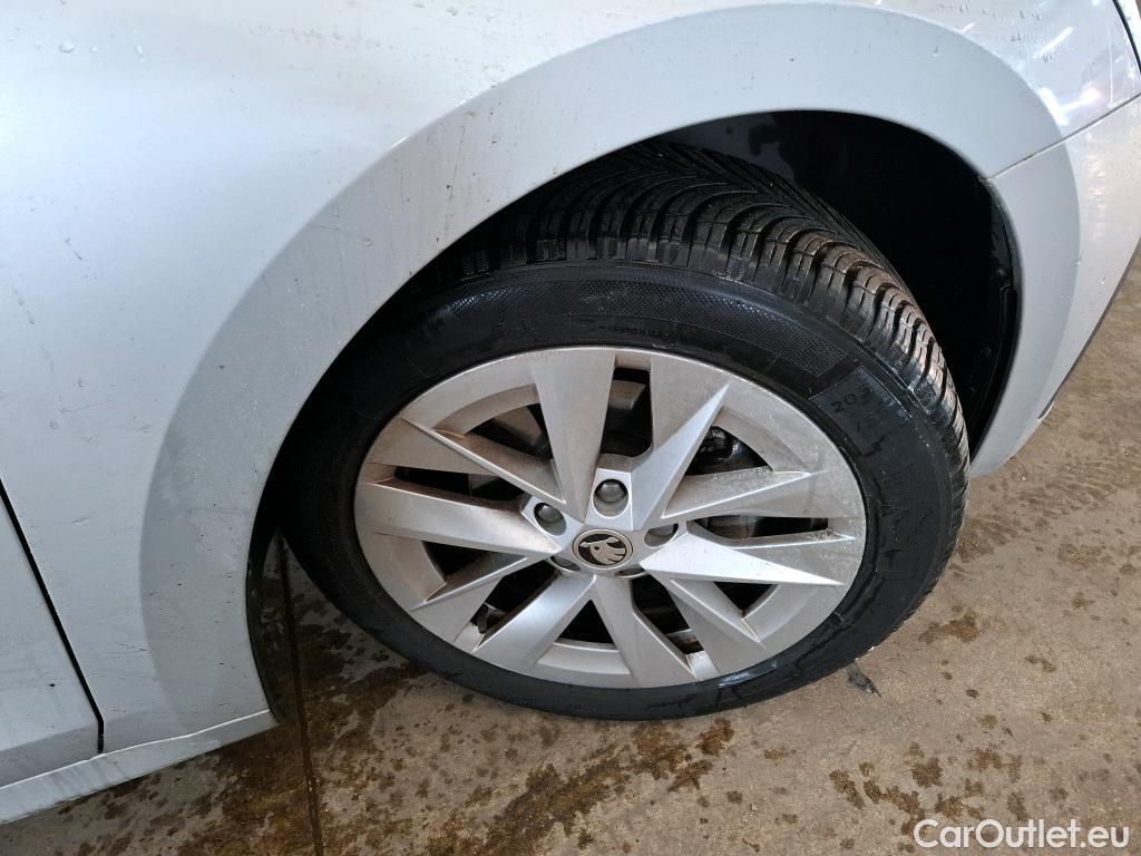  Skoda  Octavia  Break Style 2.0 TDI 150CV BVA7 E6d #7