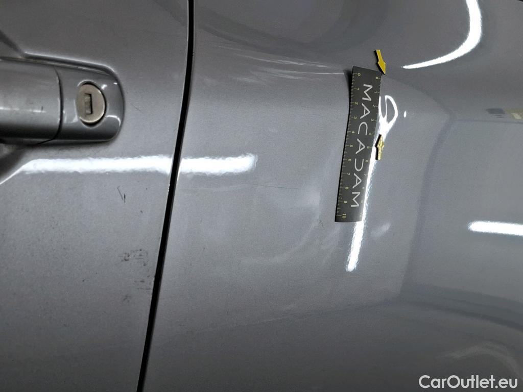  Peugeot  208  Signature 1.2 PureTech 80CV BVM5 E6dT #52