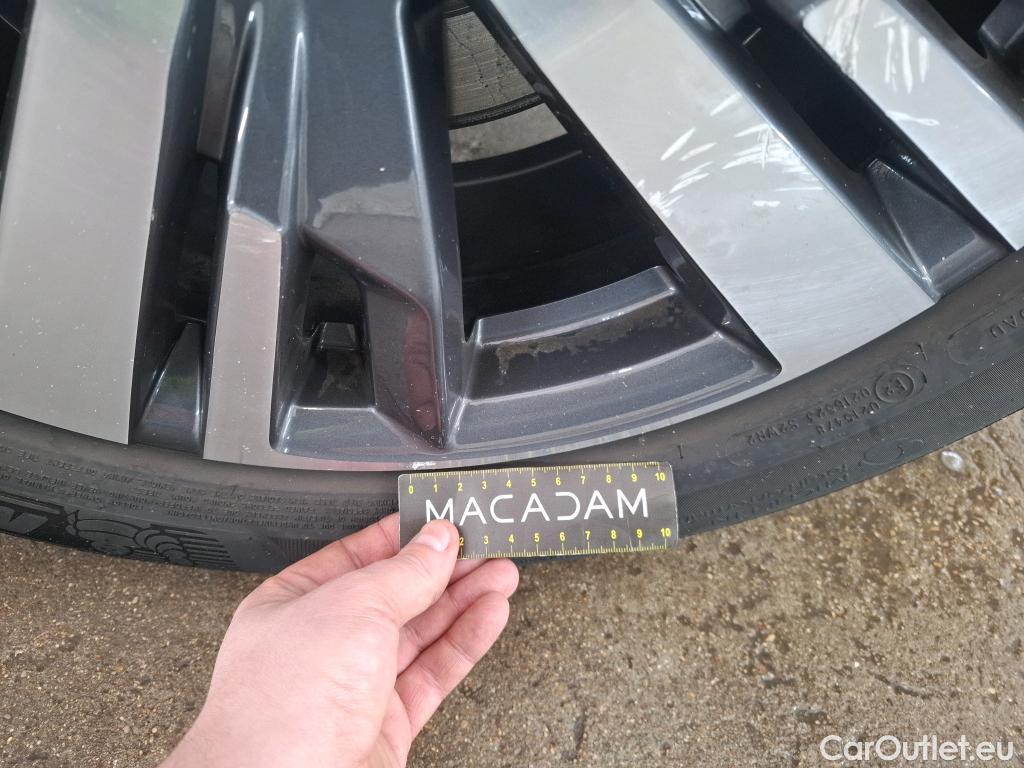  Peugeot  3008 PEUGEOT  / 2020 / 5P / SUV 1.6 HYBRID 225 E-EAT8 Allure Pack #33