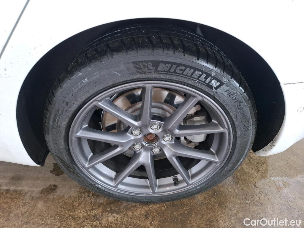  Tesla  Model 3 TESLA  / 2018 / 4P / Berline Grande Autonomie #4
