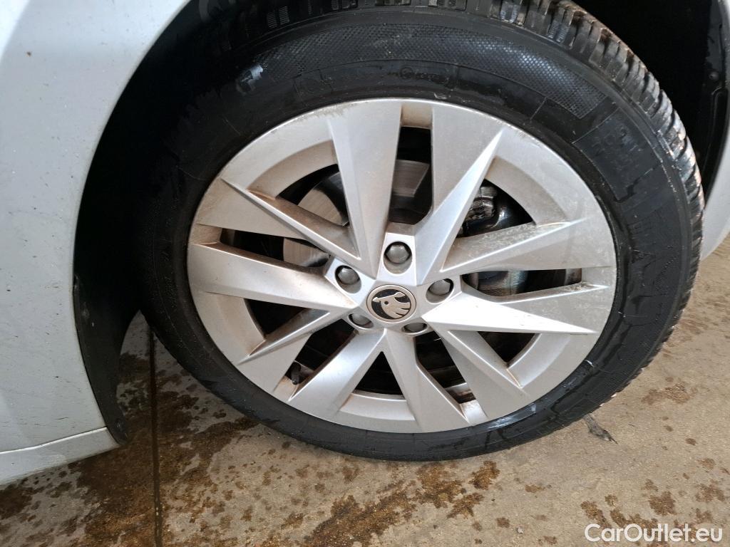  Skoda  Octavia  Break Style 2.0 TDI 150CV BVA7 E6d #8