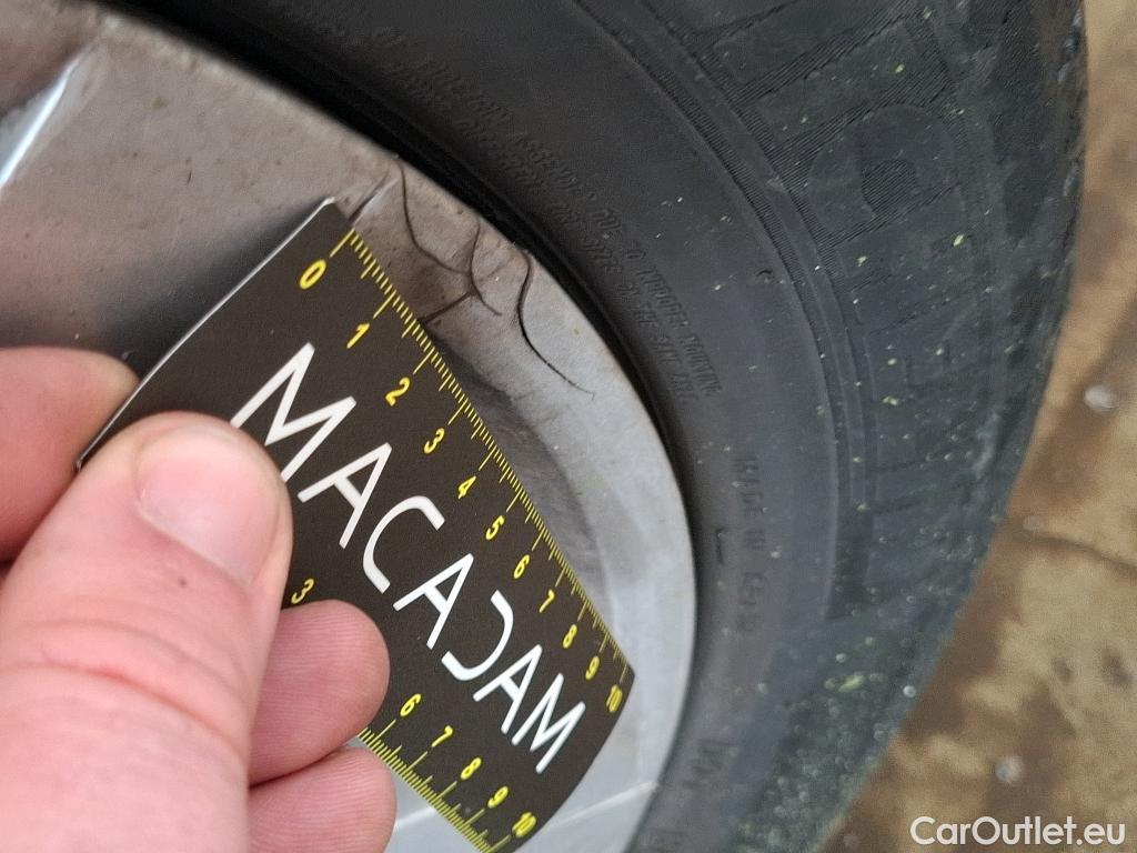  Peugeot  208  Signature 1.2 PureTech 80CV BVM5 E6dT #57