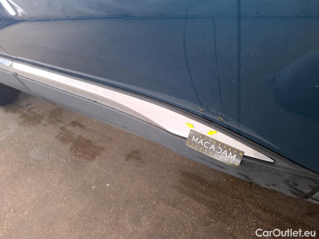  Peugeot  3008 PEUGEOT  / 2020 / 5P / SUV 1.6 HYBRID 225 E-EAT8 Allure Pack #9