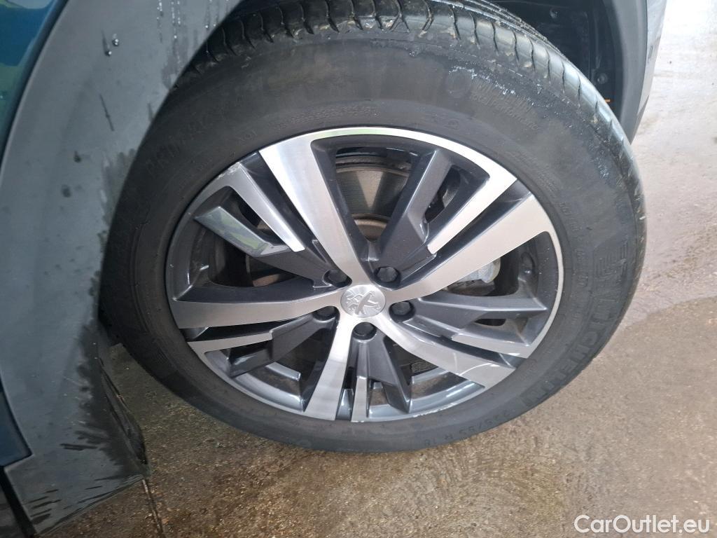  Peugeot  3008 PEUGEOT  / 2020 / 5P / SUV 1.6 HYBRID 225 E-EAT8 Allure Pack #42