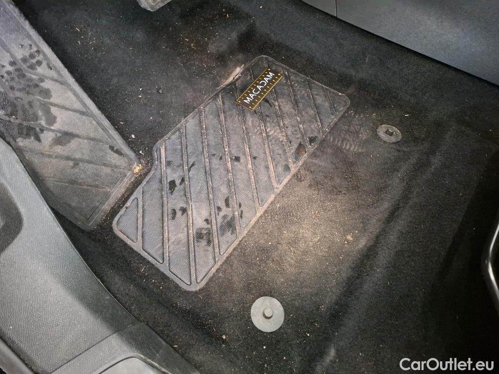  Peugeot  3008 PEUGEOT   2020  5P  SUV 16 HYBRID 225 EEAT8 Allure Pack #3