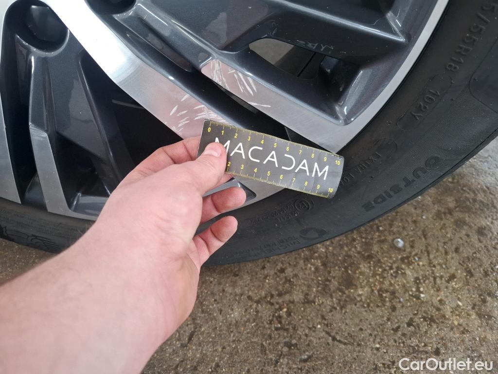  Peugeot  3008 PEUGEOT  / 2020 / 5P / SUV 1.6 HYBRID 225 E-EAT8 Allure Pack #30