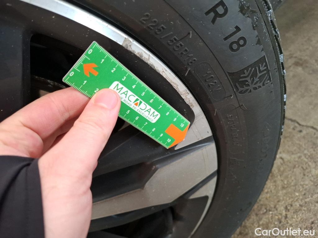  Peugeot  5008  GT Line 1.5 HDi 130CV BVA8 7 Sieges E6dT #18