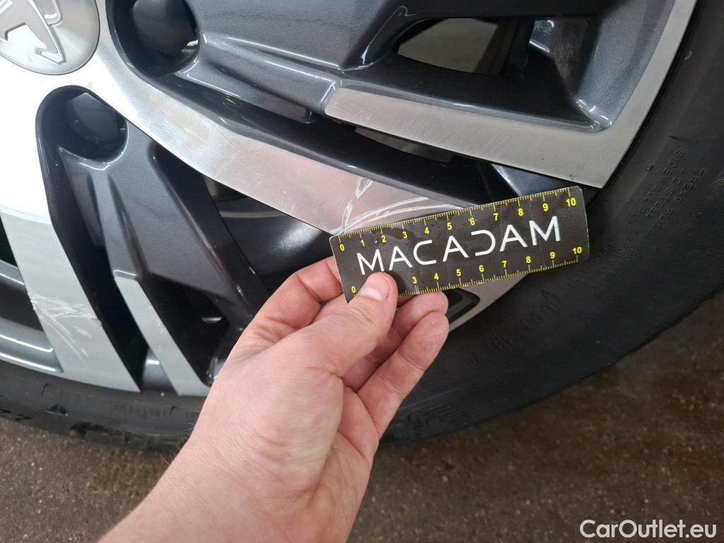  Peugeot  3008 PEUGEOT  / 2020 / 5P / SUV 1.6 HYBRID 225 E-EAT8 Allure Pack #39