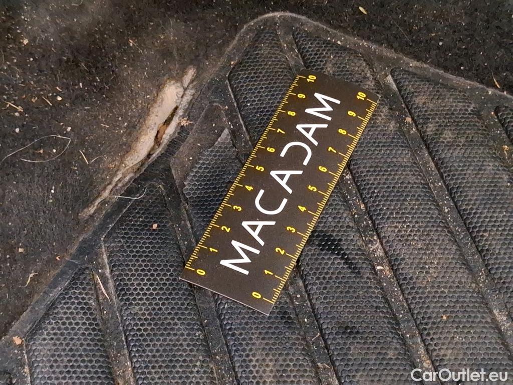  Peugeot  3008 PEUGEOT   2020  5P  SUV 16 HYBRID 225 EEAT8 Allure Pack #4