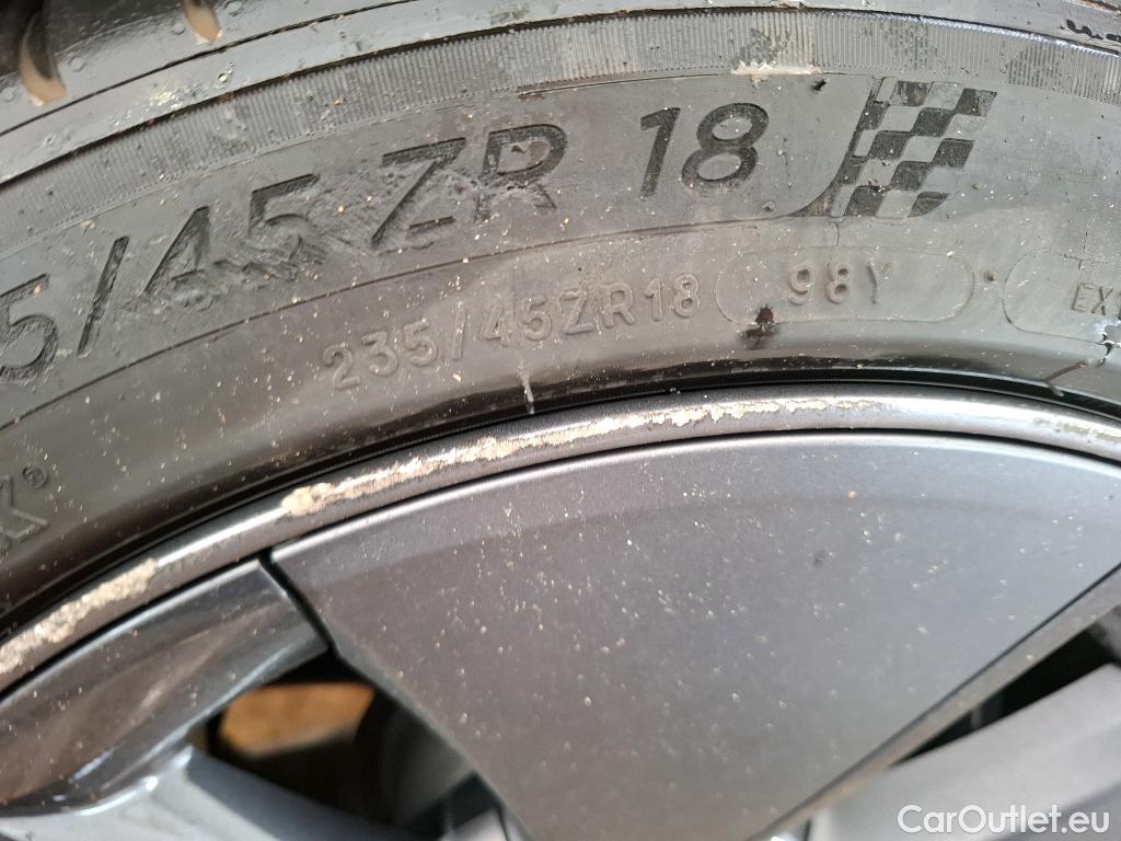  Tesla  Model 3 TESLA   2018  4P  Berline Grande Autonomie #4