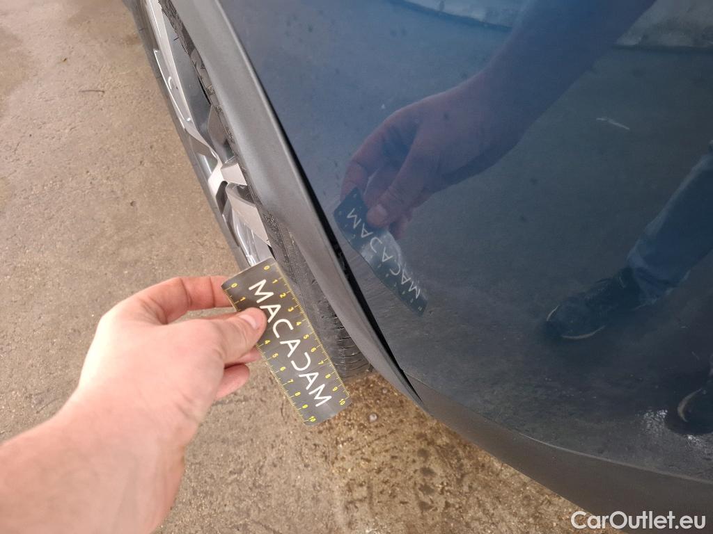  Peugeot  3008 PEUGEOT  / 2020 / 5P / SUV 1.6 HYBRID 225 E-EAT8 Allure Pack #64