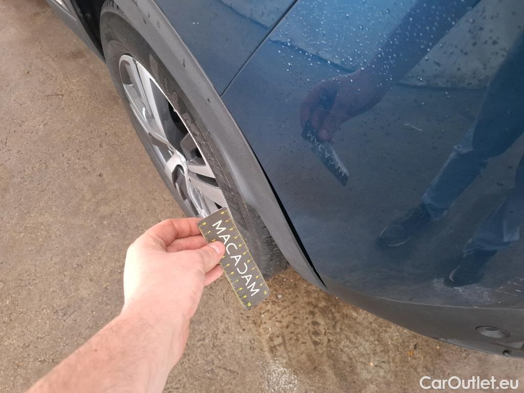  Peugeot  3008 PEUGEOT  / 2020 / 5P / SUV 1.6 HYBRID 225 E-EAT8 Allure Pack #63