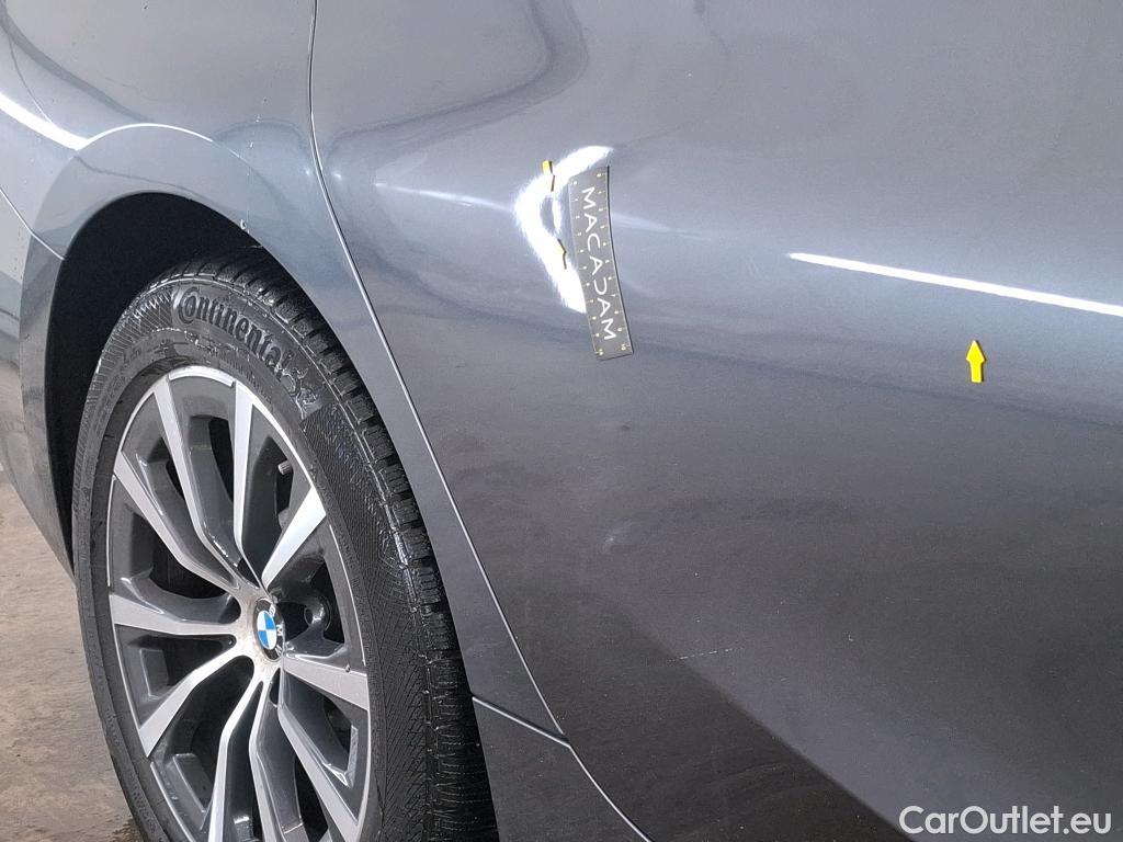  Bmw  Serie 3 BMW Série 3 Berline / 2018 / 4P / Berline 330e 292ch Business Design BVA8 Hybride #3