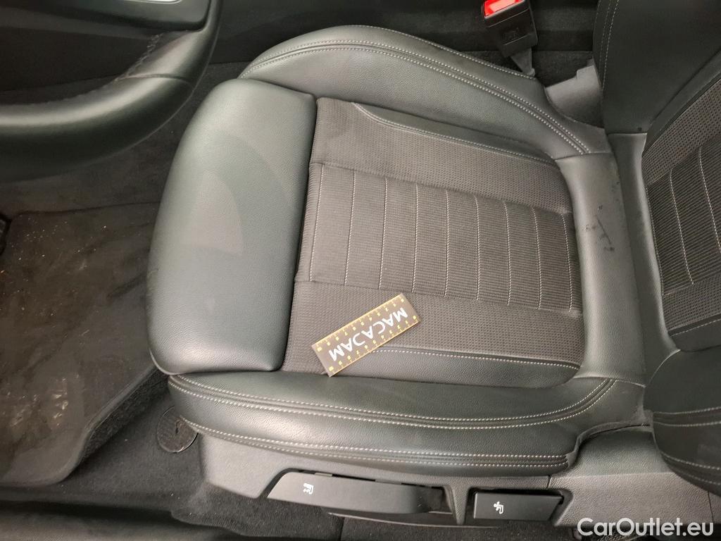  Bmw  Serie 3 BMW Série 3 Berline / 2018 / 4P / Berline 330e 292ch Business Design BVA8 Hybride #9