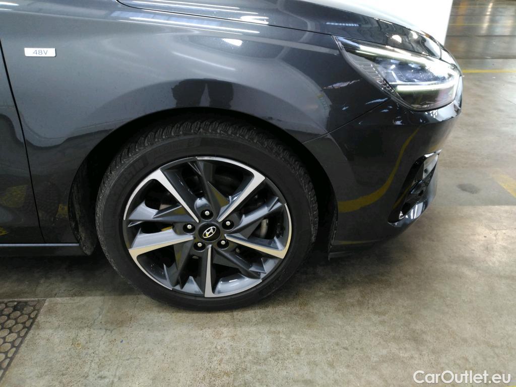  Hyundai  i30 HYUNDAI  Sport Wagon / 2020 / 5P / Break 1.0 T-GDI 120 MHEV I-MT CREATIVE SW #13