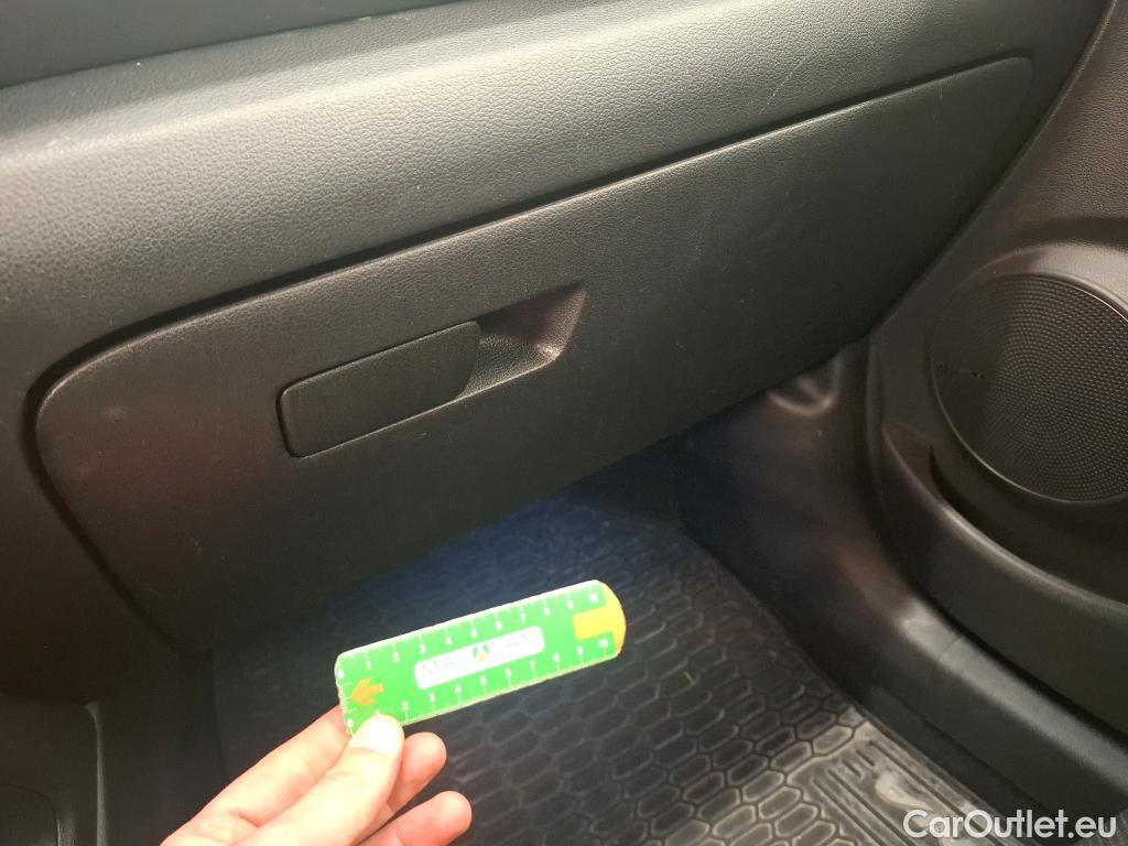  Hyundai  Konna HYUNDAI Kona / 2020 / 5P / SUV 1.6 HYBRID 141 EXECUTIVE HEV #36