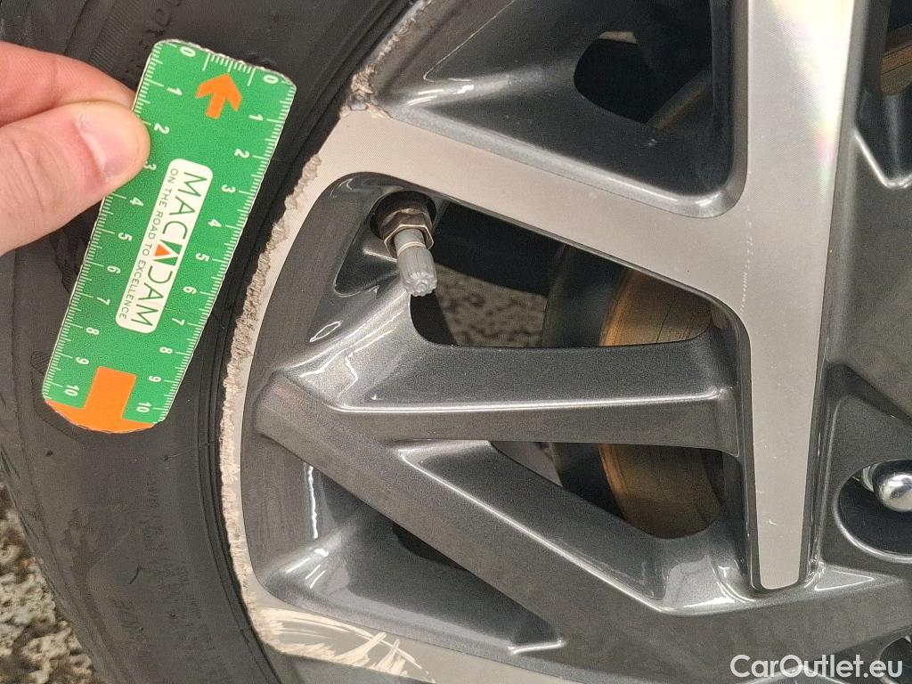  Hyundai  Konna HYUNDAI Kona / 2020 / 5P / SUV 1.6 HYBRID 141 EXECUTIVE HEV #17