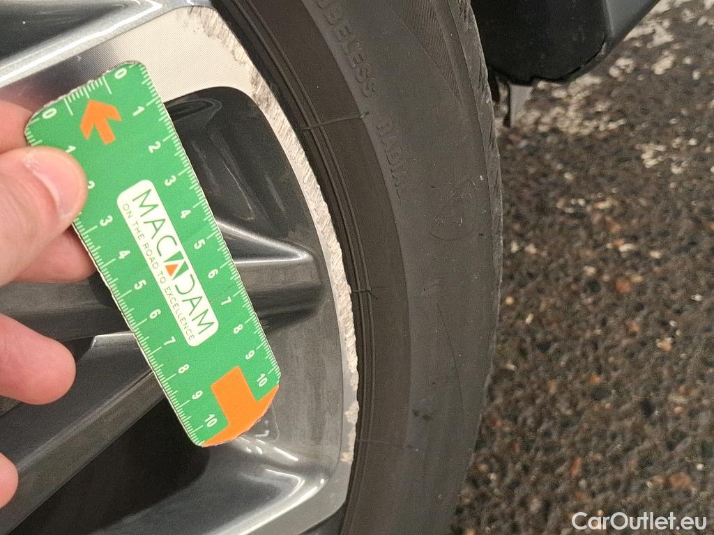  Hyundai  Konna HYUNDAI Kona / 2020 / 5P / SUV 1.6 HYBRID 141 EXECUTIVE HEV #31