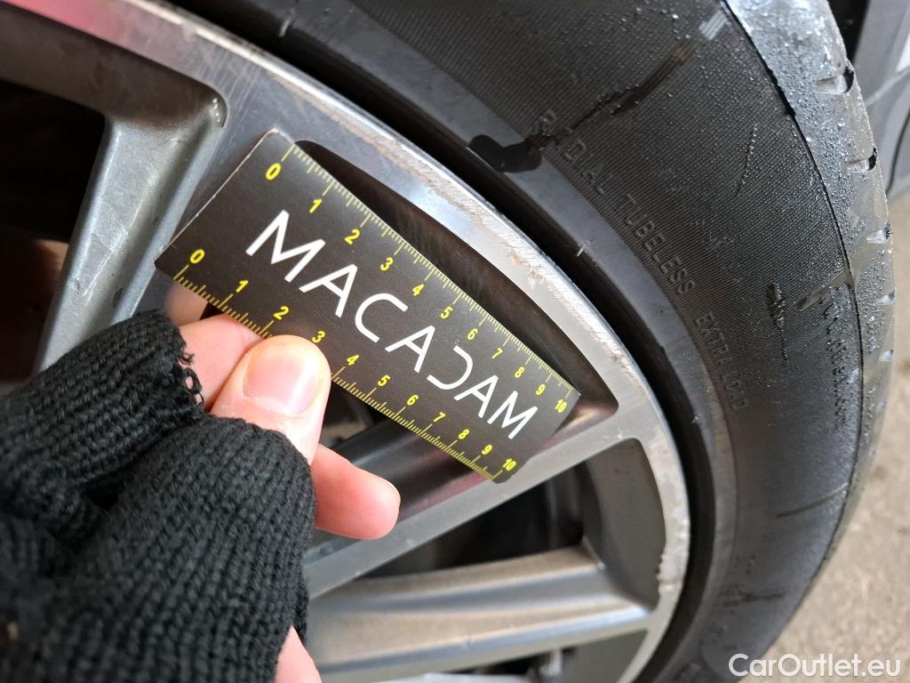  Mercedes  GLA MERCEDES-BENZ  / 2020 / 5P / SUV 1.3  250 e AMG LINE DCT #5