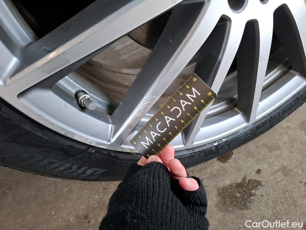  Mercedes  GLA MERCEDES-BENZ  / 2020 / 5P / SUV 1.3  250 e AMG LINE DCT #10