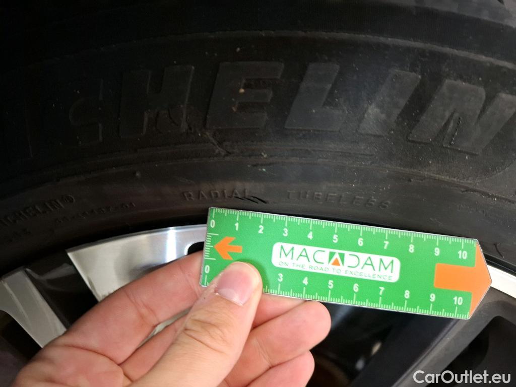  Peugeot  3008 PEUGEOT  / 2020 / 5P / SUV 1.6 HYBRID4 300 E-EAT8 Allure Pack #11