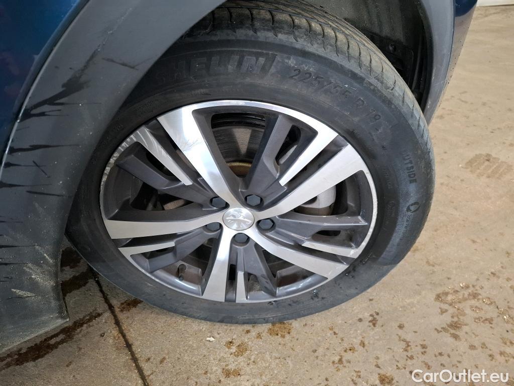  Peugeot  3008 PEUGEOT  / 2020 / 5P / SUV 1.6 HYBRID4 300 E-EAT8 Allure Pack #10