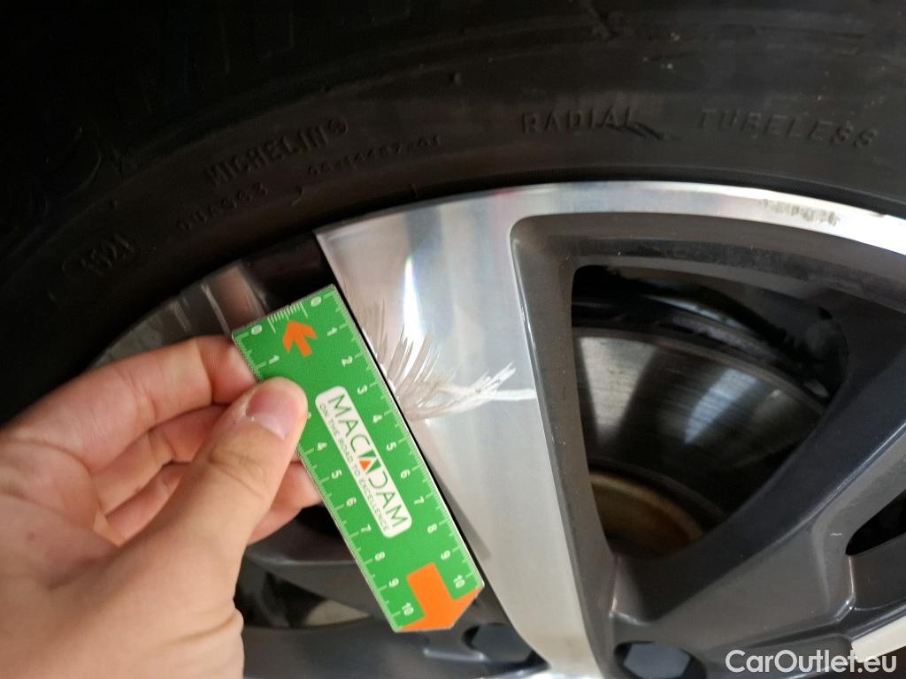  Peugeot  3008 PEUGEOT  / 2020 / 5P / SUV 1.6 HYBRID4 300 E-EAT8 Allure Pack #16