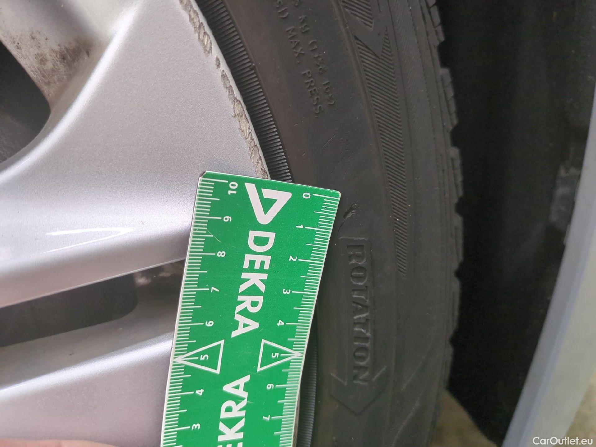  Toyota  Corolla TOYOTA  / 2018 / 5P / Berline Hybride 184h Dynamic Business Stage Acad #14