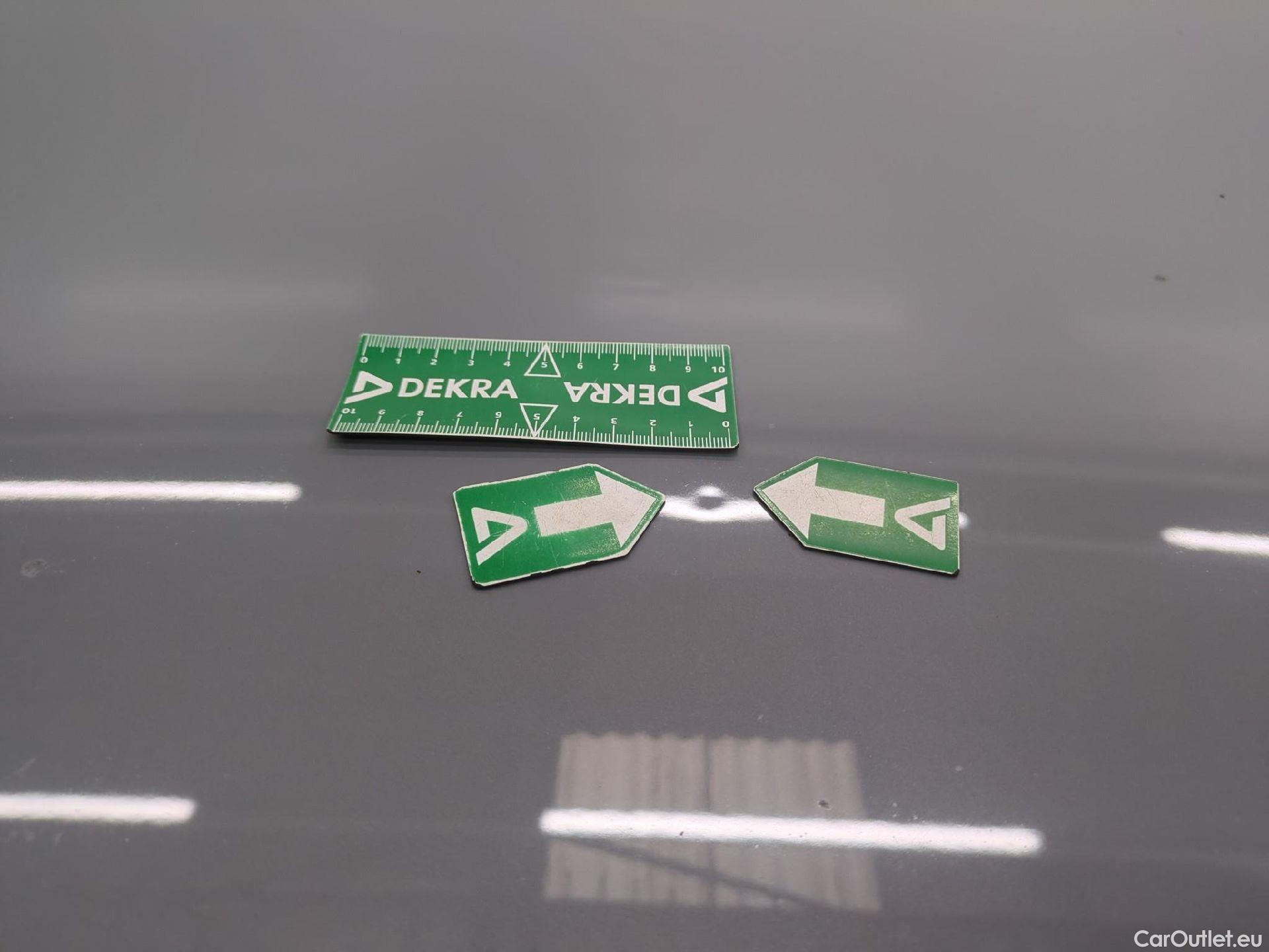  Toyota  Corolla TOYOTA  / 2018 / 5P / Berline Hybride 184h Dynamic Business Stage Acad #24